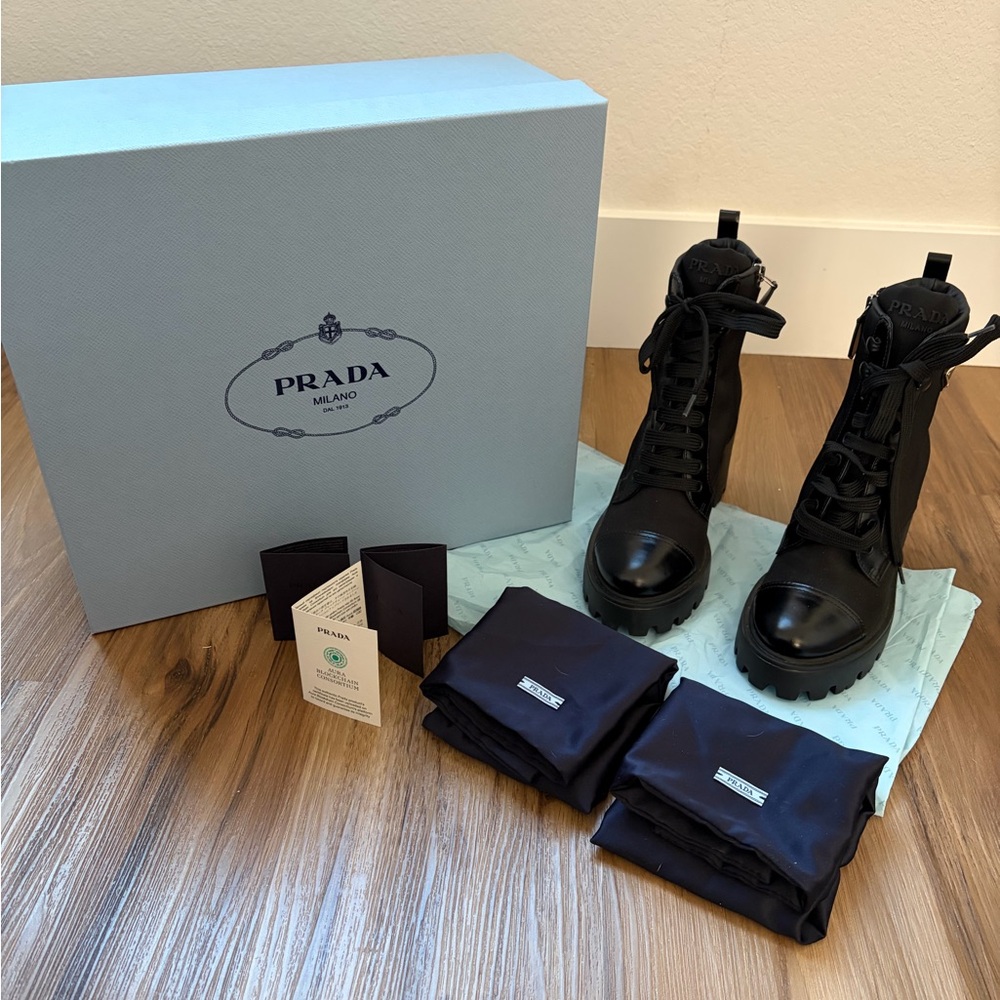 Prada Milano Re-Nylon and leather booties! Size 35.5!